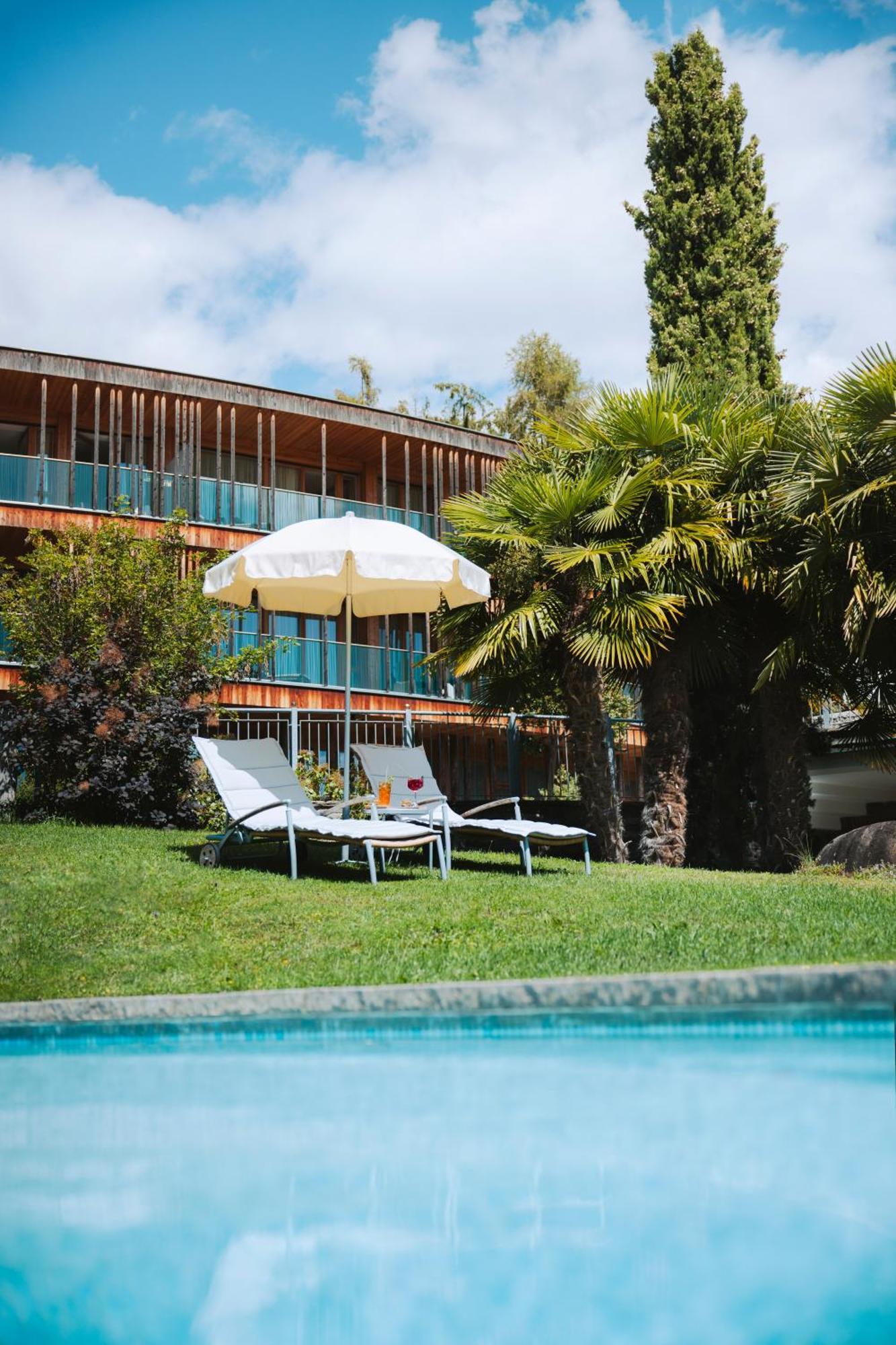 Der Waldhof Hotel Волан Екстериор снимка