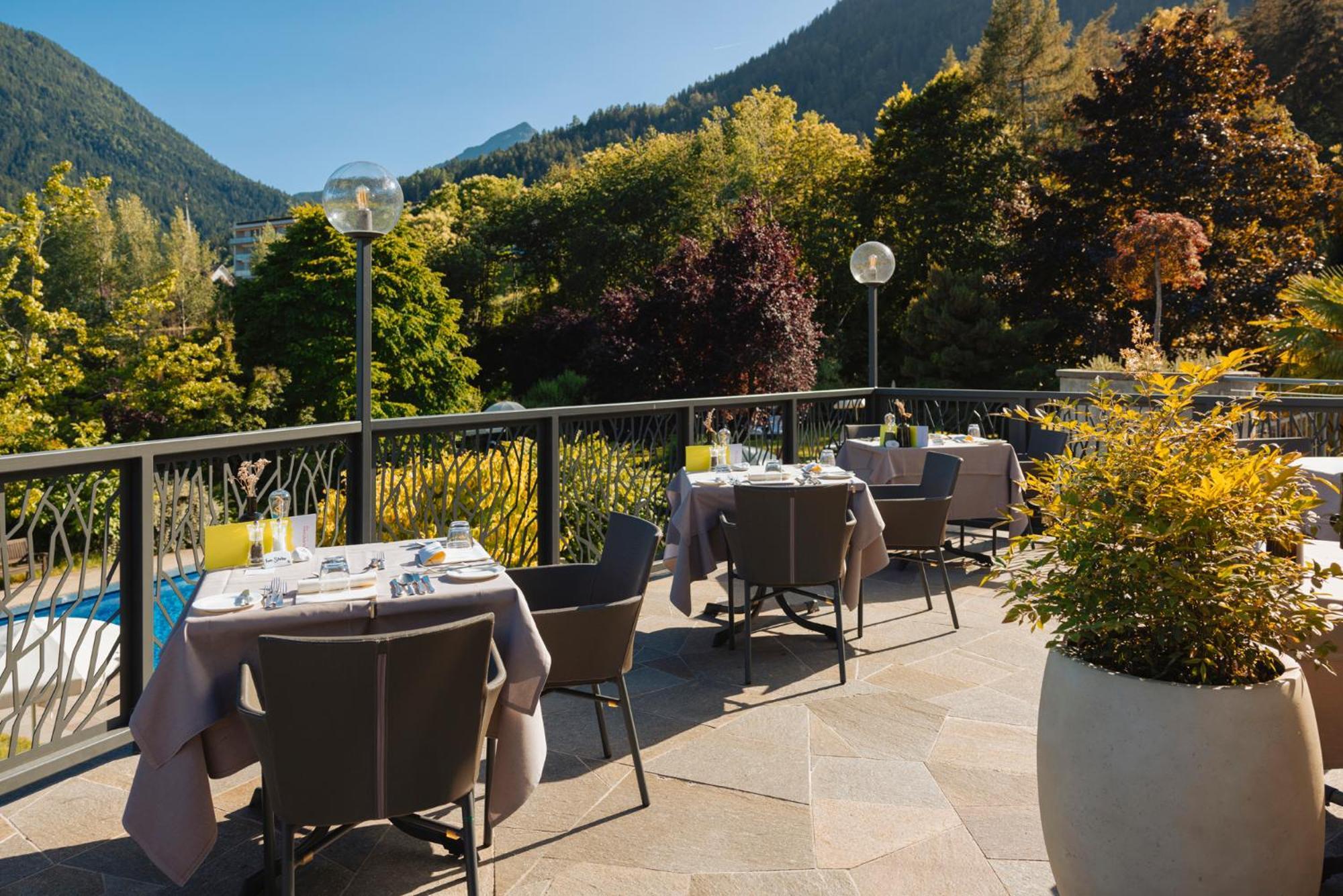 Der Waldhof Hotel Волан Екстериор снимка
